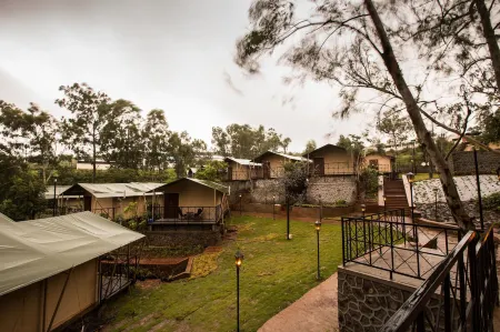 Hotel Millennium Park Отели в г. Панчгани