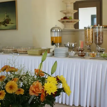 Plaka Hotel II