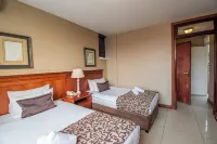 Emakhosini Hotel on East