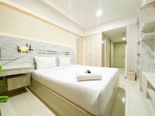 Nice and Elegant Studio Apartment at Warhol (W/R) Residence