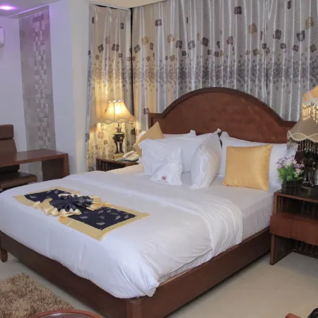 Zimbo Golden Hotel Отели рядом с достопримечательностью «Стадион «Ухуру»»