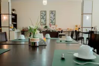 Megal Suites Hotel - sarapan