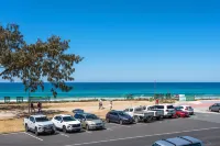 The Waterford on Main Beach - parking