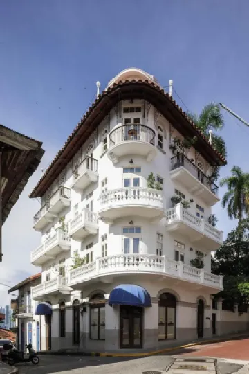 拉斯克雷芒提納酒店