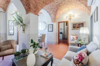 Villa Chianti, Your Secret 4 Bedrooms Retreat with View over the Vineyards in Marcialla - Homestays