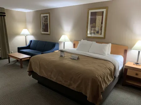 Quality Inn Nashville - Bloomington Отели рядом с достопримечательностью «Парк штата Браун»