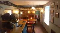 The Dark Horse Pub 킨샴 호텔