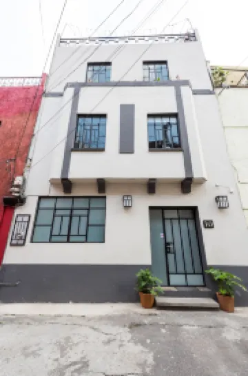 拉帕洛米拉民宿