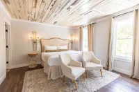 The Roost Ocean Springs Hotels in Ocean Springs