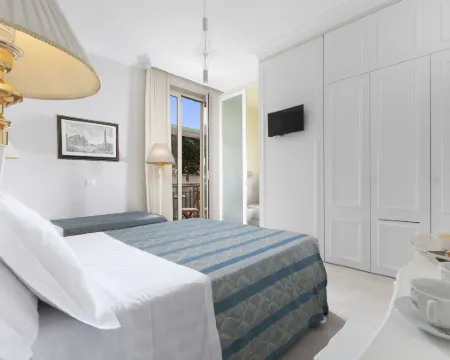 ルインズ B&B エルコラーノのホテル