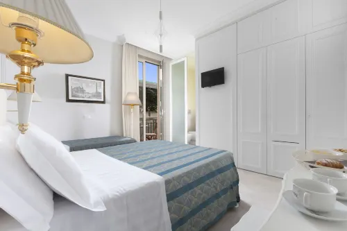 Ruins B&B Hotels in Portici