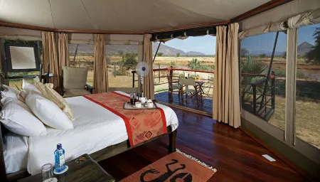 Ashnil Samburu Camp Отели в г. Isiolo West