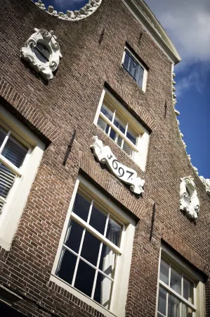 Suitehotel Posthoorn Отели в г. Монникендам