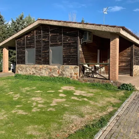Hostal - Bungalows Camping Cáceres