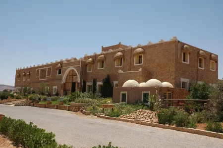 Hotel Dakyanus Tataouine Отели в г. Ksar Ouled Debbab