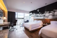 Krystal Urban Guadalajara Отели в г. 