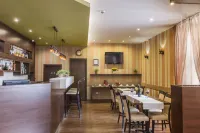Central Hotel 21 and Apartments - Завтрак