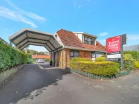 Tudor Court Motor Lodge Hotels near Mount Eden