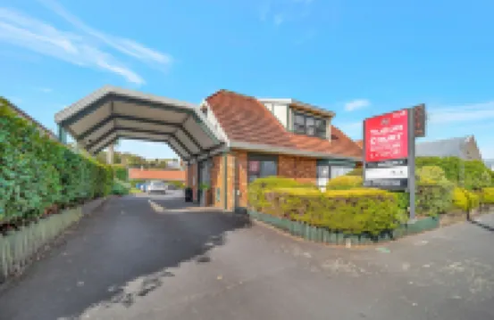 Tudor Court Motor Lodge