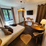 Au Refuge des 3 Ours - Chambres d'hôtes et Cabanes Hotel di Oise