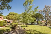 Pierre & Vacances Residence Cannes Mandelieu Các khách sạn ở Mandelieu La Napoule