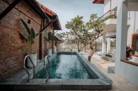 Hue River Side Villa Hotels in Vy Da