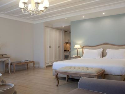Royal Nidri Hotel & Apartments