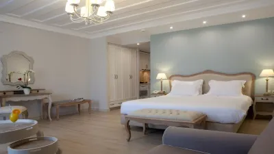 Royal Nidri Hotel & Apartments Hôtels à : Meganisi