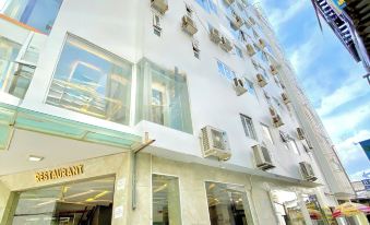 Art Deluxe Hotel