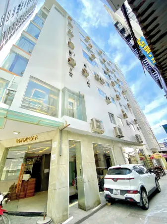 Art Deluxe Hotel
