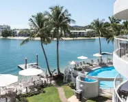 Noosa Pacific Resort - Beach