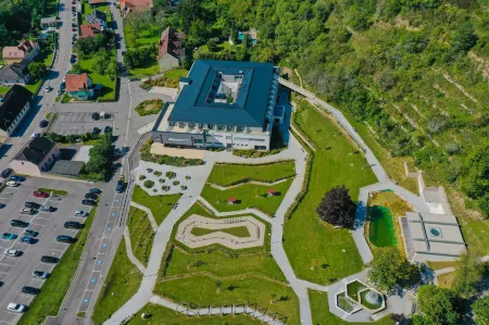 Nuhr Medical - Hotel & Restaurant Отели в г. Кремс-на-Дунае