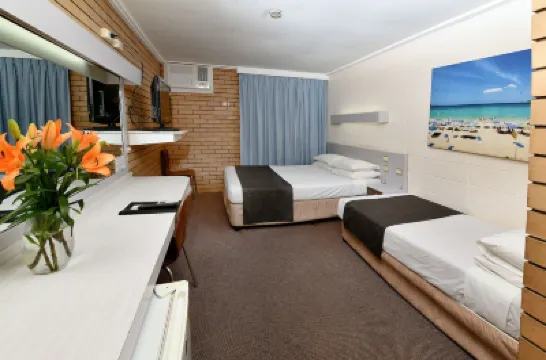 Burke and Wills Motor Inn Hotels in 