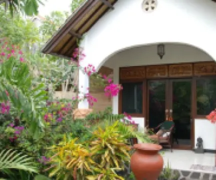 吉利寧靜日旅館