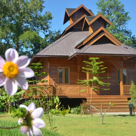 Blue Vanda Lodge Отели рядом с достопримечательностью «Монастырь Шве-Ян-Пяй»