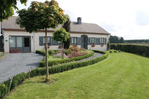 B&B Au Fil des Saisons Sur la Wiels Hoteles en Bastona