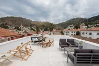 Hydras Chromata Hotels in Neapolis