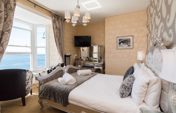 Gwesty'r Marine Hotel & Spa
