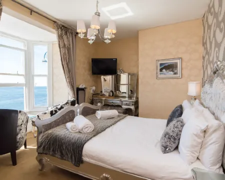 Gwesty'r Marine Hotel & Spa โรงแรมในแอปเบอรีสไทส์
