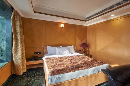 Hotel Kala Sagar Отели рядом со станцией Pimpri