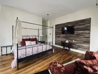 Eighteen-Ninety Sleepover Hotels in Casey