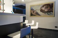 Paramount Bay Penthouse - bar