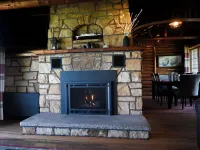 Lakeside Cabin with Sunset View & Fireplace Hotels in Conneaut