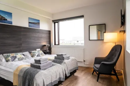 Black Beach Guesthouse Отели в г. Торлауксхёбн