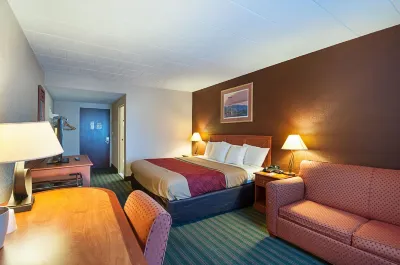 Quality Inn Near Pimlico Racetrack Hotels near The Park School of Baltimore - Sugar Campus