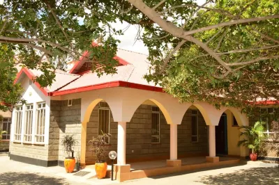Tommy's Lounge Hotels near Khedir Saad Jamia mosque
