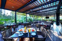 كريستال جراند سويتس إينسورخينتيس فنادق في مكسيكو سيتي