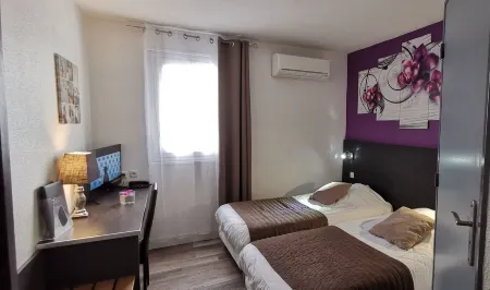 L'Hôtel du Marais Romilly Centre Отели в г. Мезьер-ла-Гранд-Паруас