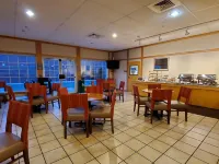 Country Inn & Suites by Radisson, Bend, or - Kitchens