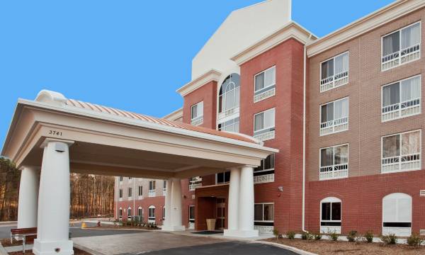 Holiday Inn Express & Suites Raleigh SW NC State by IHG
